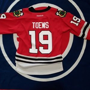 REEBOK YOUTH SMALL BLACKHAWK JERSEY